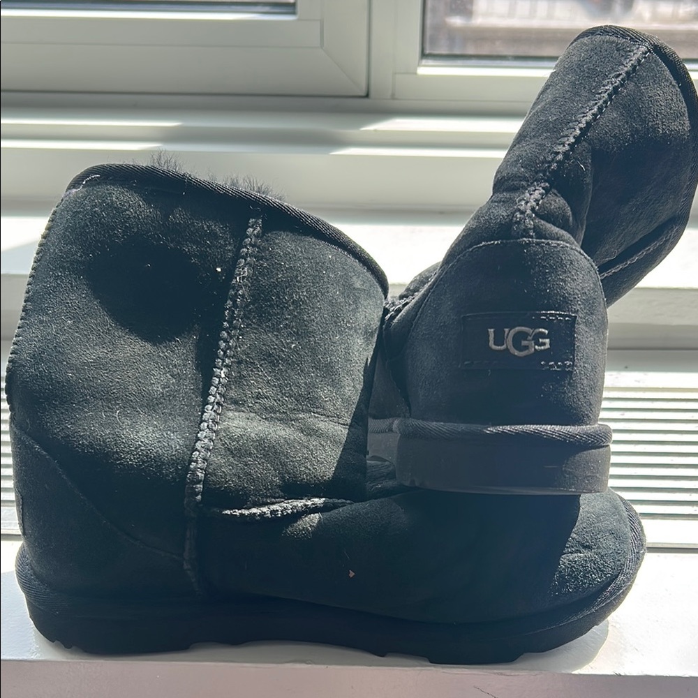 UGG Big Kids Black Suede Boots